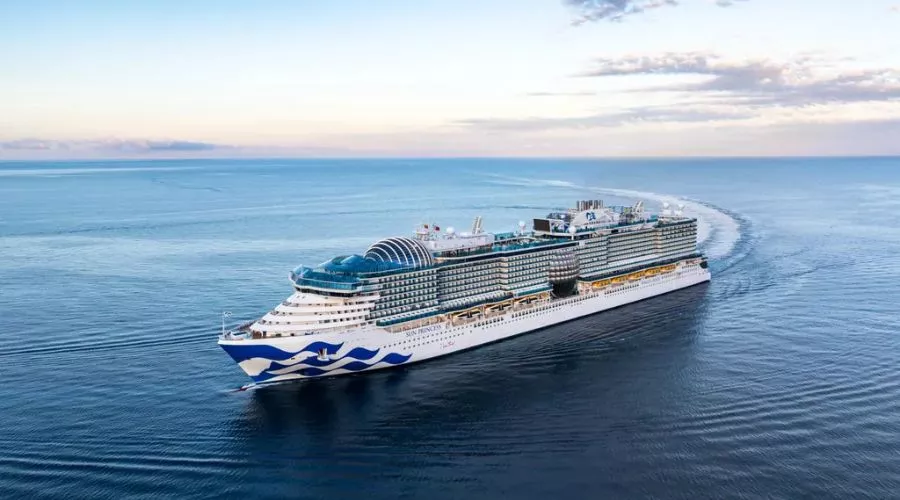 Luxury Cruise Travel Experiences: Sailing Into Unforgettable Journeys Luxury cruise travel experiences | Hotel-gurus.com