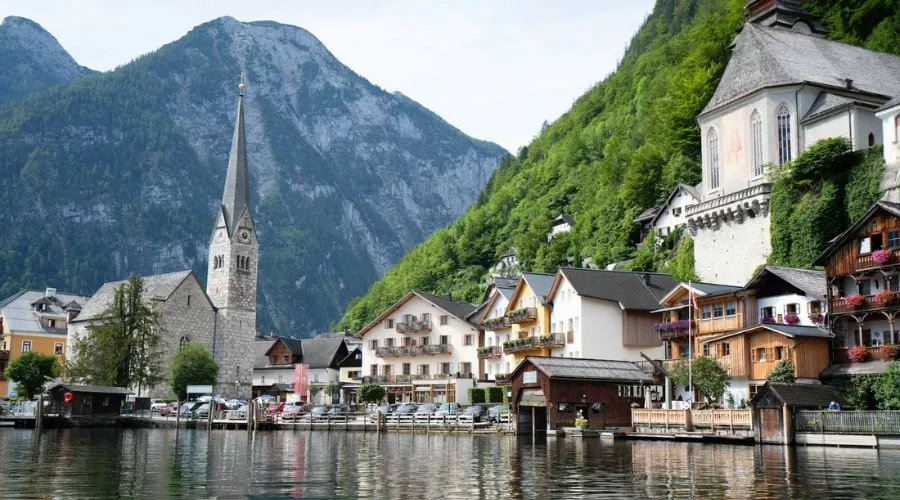 Budget-Friendly Vacation Spots: Amazing Getaways Without Overspending Budget-friendly vacation spots | Hotel-gurus.com