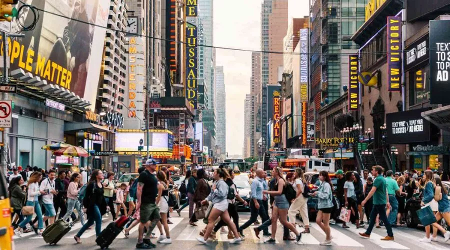 Walking Sightseeing Tours in Cities: Explore Urban Landscapes on Foot Walking sightseeing tours in cities | Hotel-gurus.com