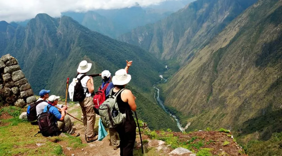 Small-GroupMulti-Day Tours in the United States: Intimate Adventures Across Diverse Landscapes Small-group multi-day tours | Hotel-gurus.com